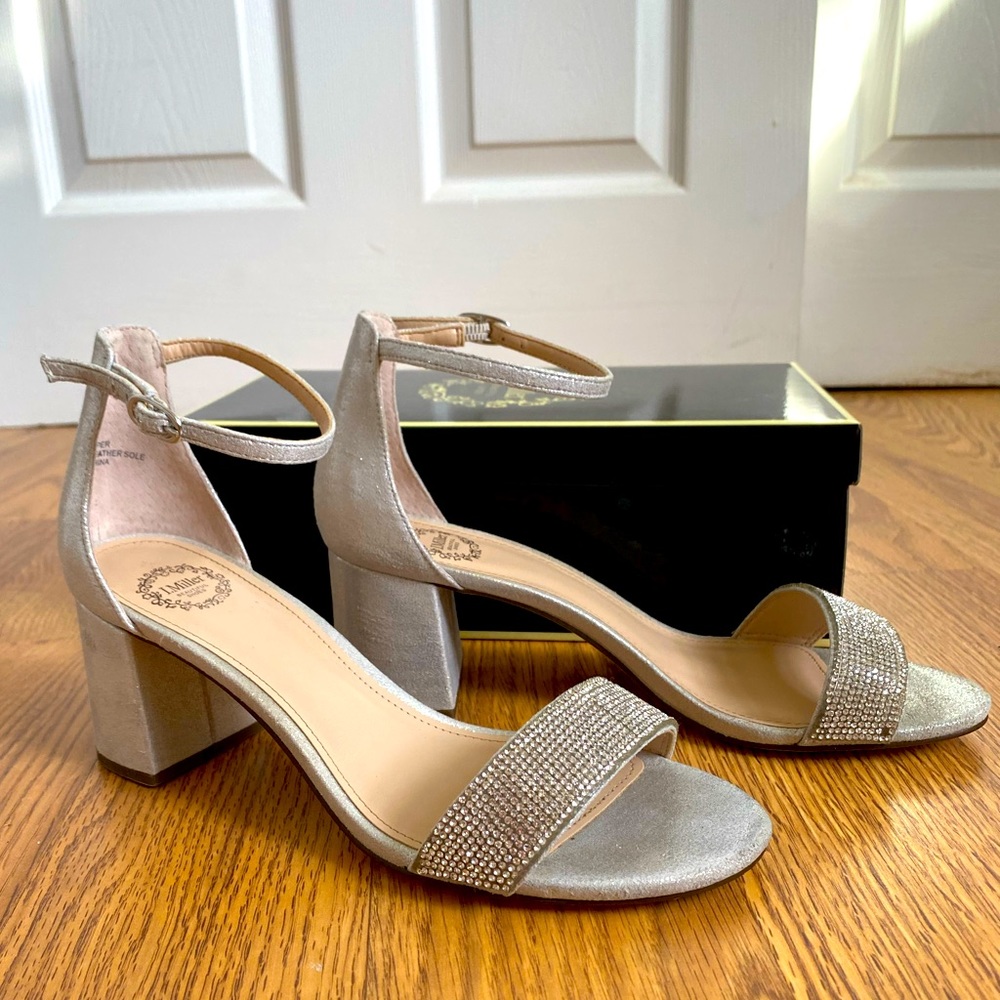 7.5 Silver Heels
